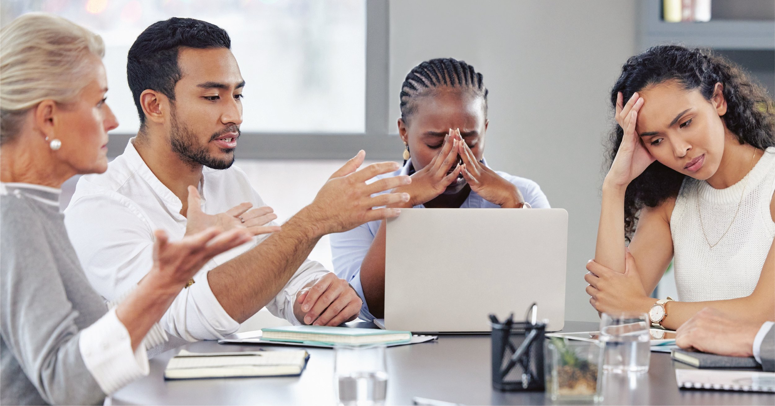 Leadership team working through problem during a cloud migration.