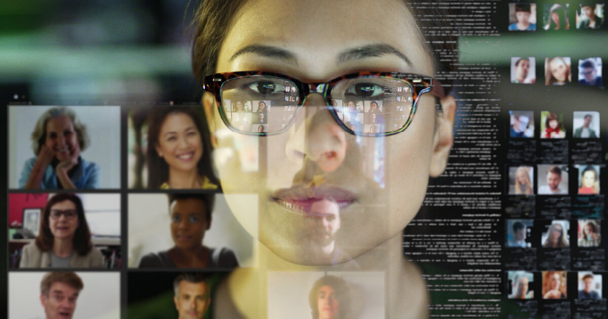 A female worker uses her unified communications (UCaaS) solution to make meetings more productive.